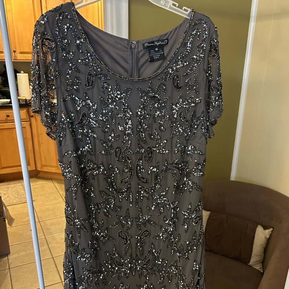 MOB Grey, Sequins, Lined Dress Size 18 (Runs Small)